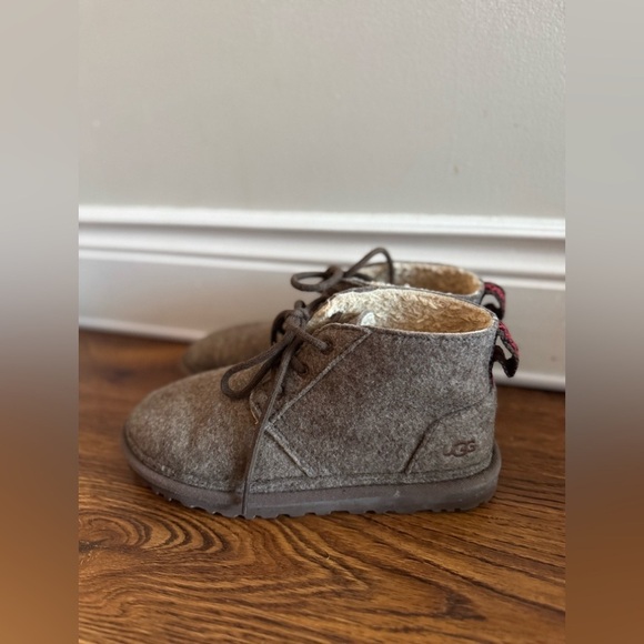 UGG REFELT NEUMEL grey shearling lined boots with laces (8M) - Picture 2 of 7